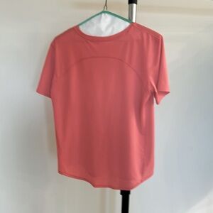 Lululemon tee shirt